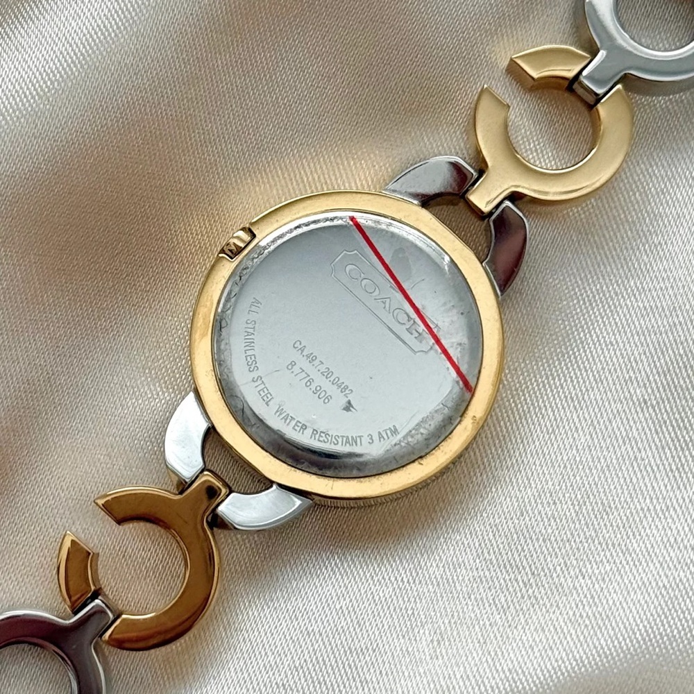 AUTHENTIC RARE VINTAGE COACH TWO-TONED WATCH - Picture 7 of 7